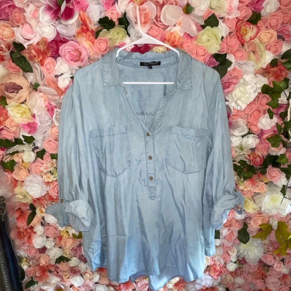 Velvet Heart Tops - Super Cute 3X Chambray Shirt